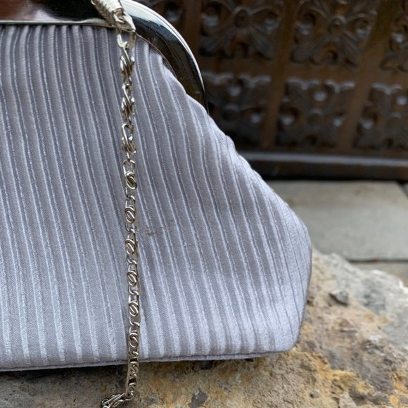 Vintage Bijoux Terner Clam Shell Clasp Bag 🐚 - Picture 4 of 4